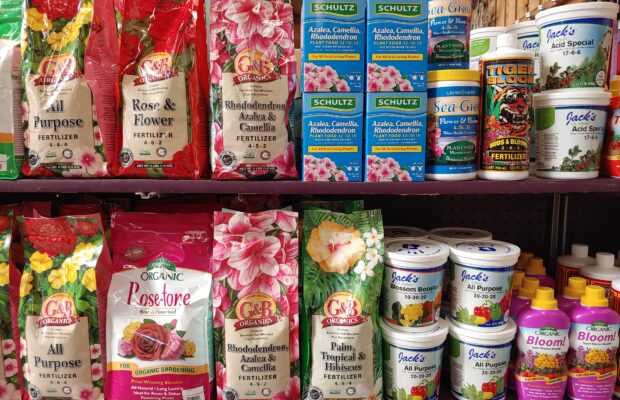 GREEN THUMB THURSDAY: Keep Your Garden Healthy with Fertilizer